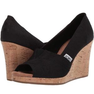 Toms wedges